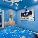 Holiday home Galaxy Quest By Oc Adventure Homes