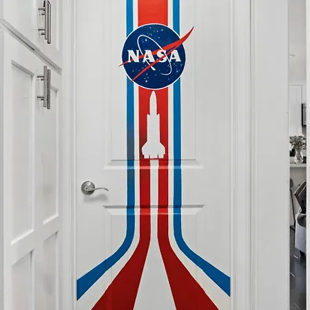 Galaxy Quest By Oc Adventure Homes Holiday home Garden Grove