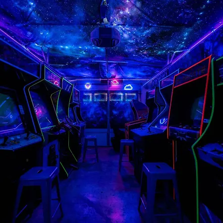 Galaxy Quest By Oc Adventure Homes Holiday home Garden Grove